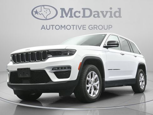 Used 2022 Jeep Grand Cherokee Limited w/ Trailer Tow Prep Group (B) AWD/4WD image 30