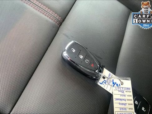 Used 2025 Chevrolet TrailBlazer RS w/ Driver Confidence Package image 11