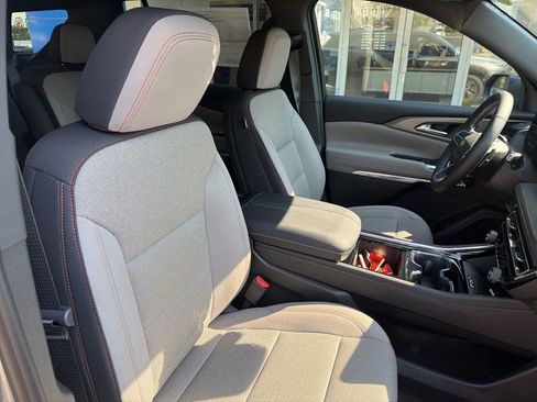 New 2026 Chevrolet Traverse LT w/ Driver Confidence Package AWD/4WD image 23