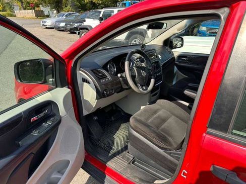 Used 2016 Dodge Grand Caravan American Value Package FWD image 7
