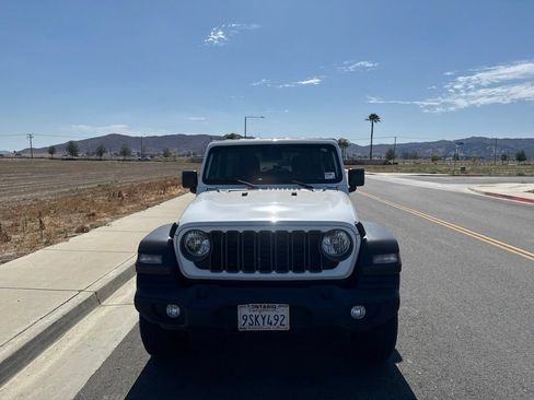 Used 2025 Jeep Wrangler Unlimited Sport AWD/4WD image 3