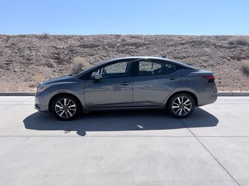 Used 2024 Nissan Versa SV FWD image 5