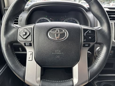 Used 2014 Toyota 4Runner SR5 AWD/4WD image 9