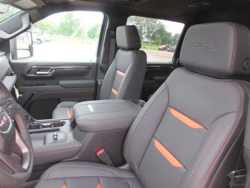 New 2026 GMC Sierra 2500 AT4 w/ AT4 Premium Plus Package AWD/4WD image 13