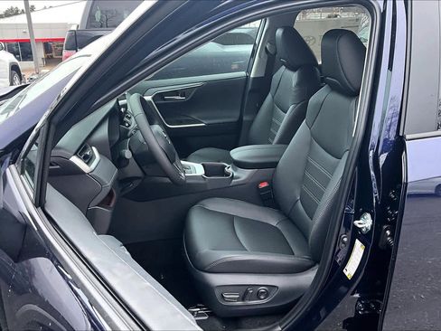 New 2025 Toyota RAV4 Limited image 9