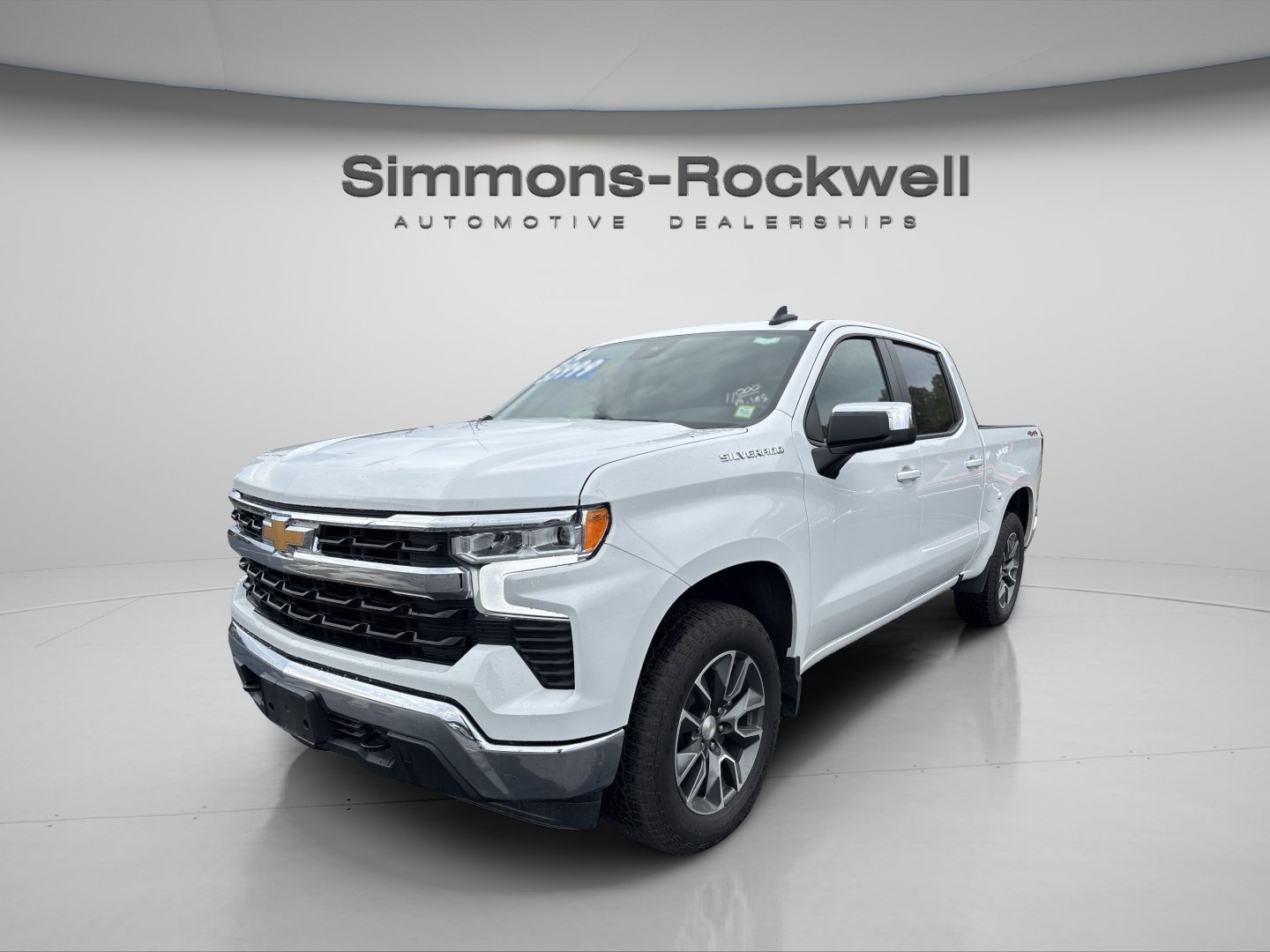 Used 2024 Chevrolet Silverado 1500 LT AWD/4WD image 1