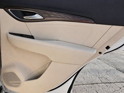 Certified 2021 Buick Envision Avenir FWD image 41