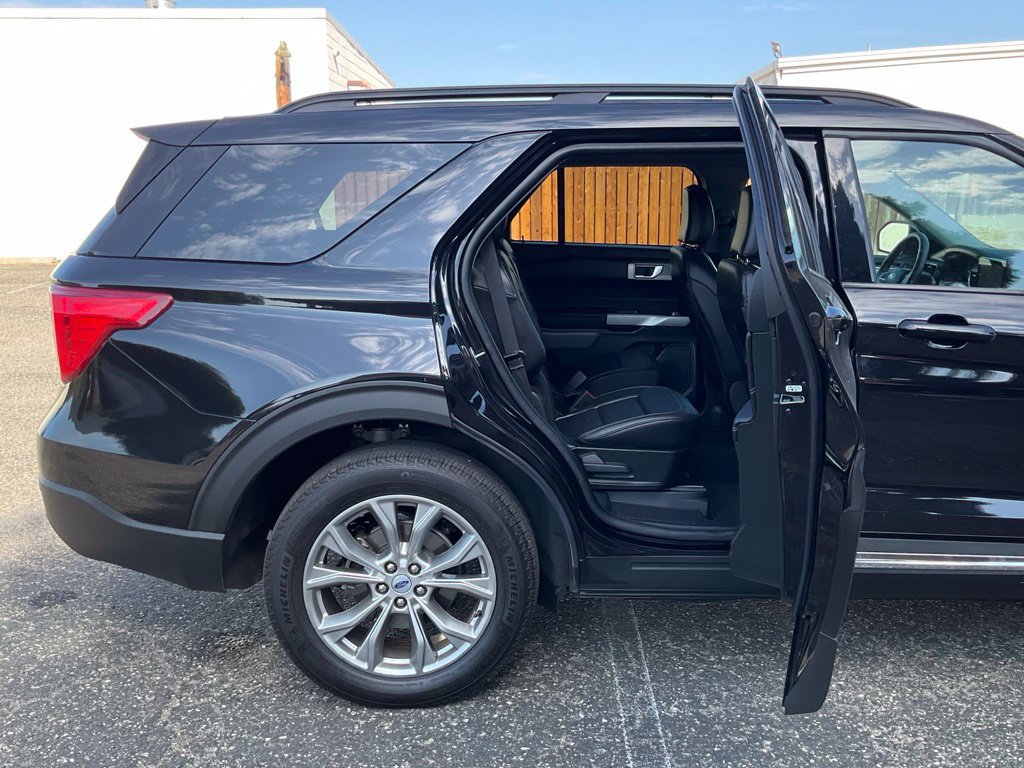 Certified 2024 Ford Explorer XLT w/ Equipment Group 202A AWD/4WD image 22