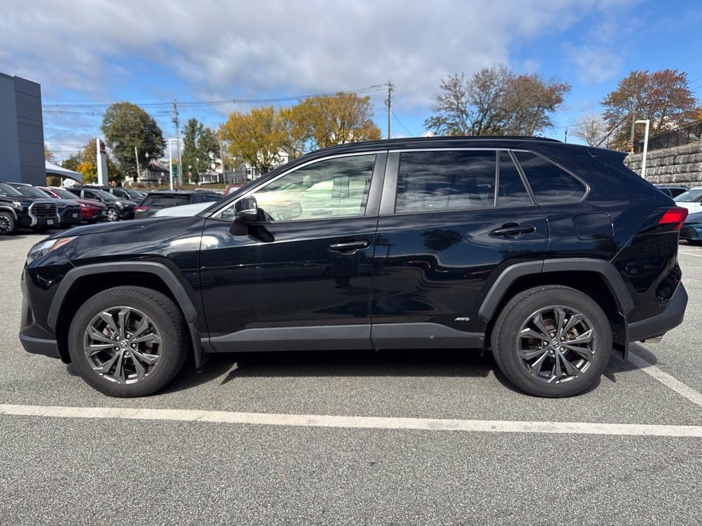 Used 2023 Toyota RAV4 XLE Premium AWD/4WD image 5