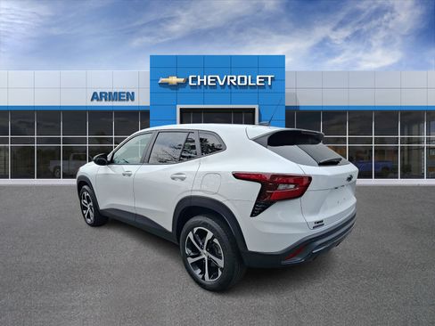 Certified 2025 Chevrolet Trax RS w/ Driver Confidence Package FWD image 7