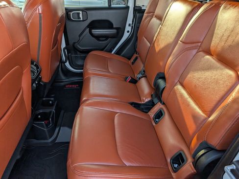 Used 2020 Jeep Gladiator Sport w/ Quick Order Package 24S image 11