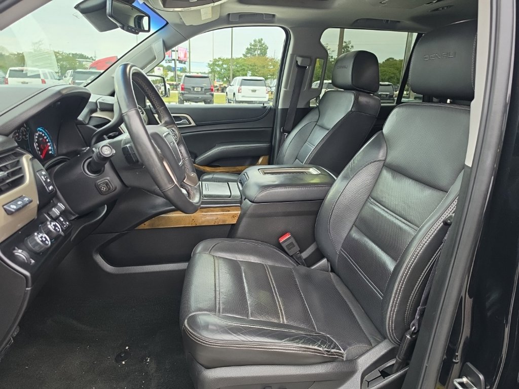 Used 2017 GMC Yukon Denali w/ Open Road Package AWD/4WD image 6