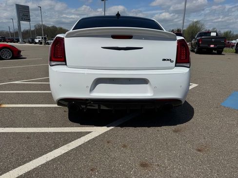Used 2023 Chrysler 300 C RWD image 9