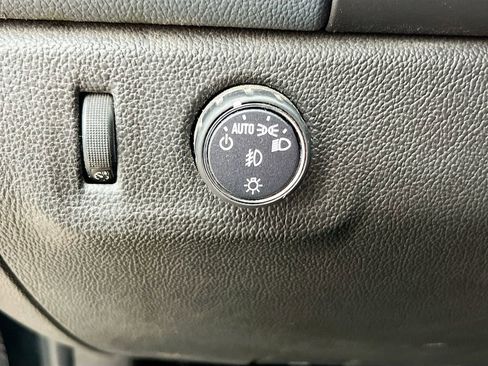 Used 2022 Chevrolet Colorado Z71 RWD image 10