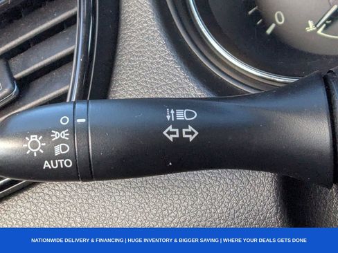 Used 2019 Nissan Rogue SV image 35