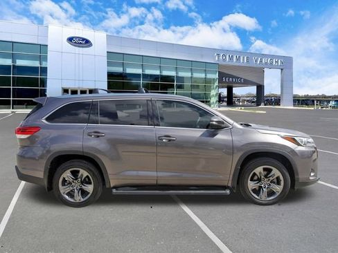 Used 2018 Toyota Highlander Limited Platinum image 5
