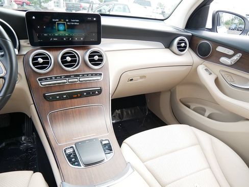 Used 2022 Mercedes-Benz GLC 300 4MATIC image 14