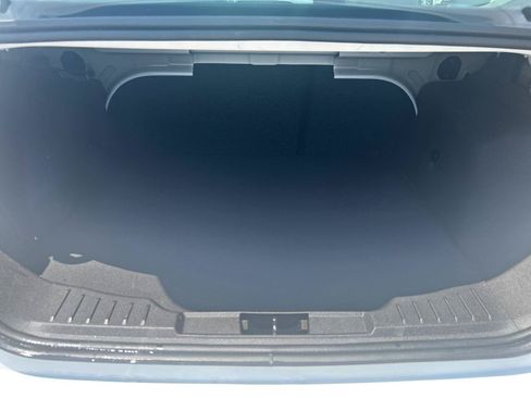 Used 2018 Ford Focus SE FWD image 21