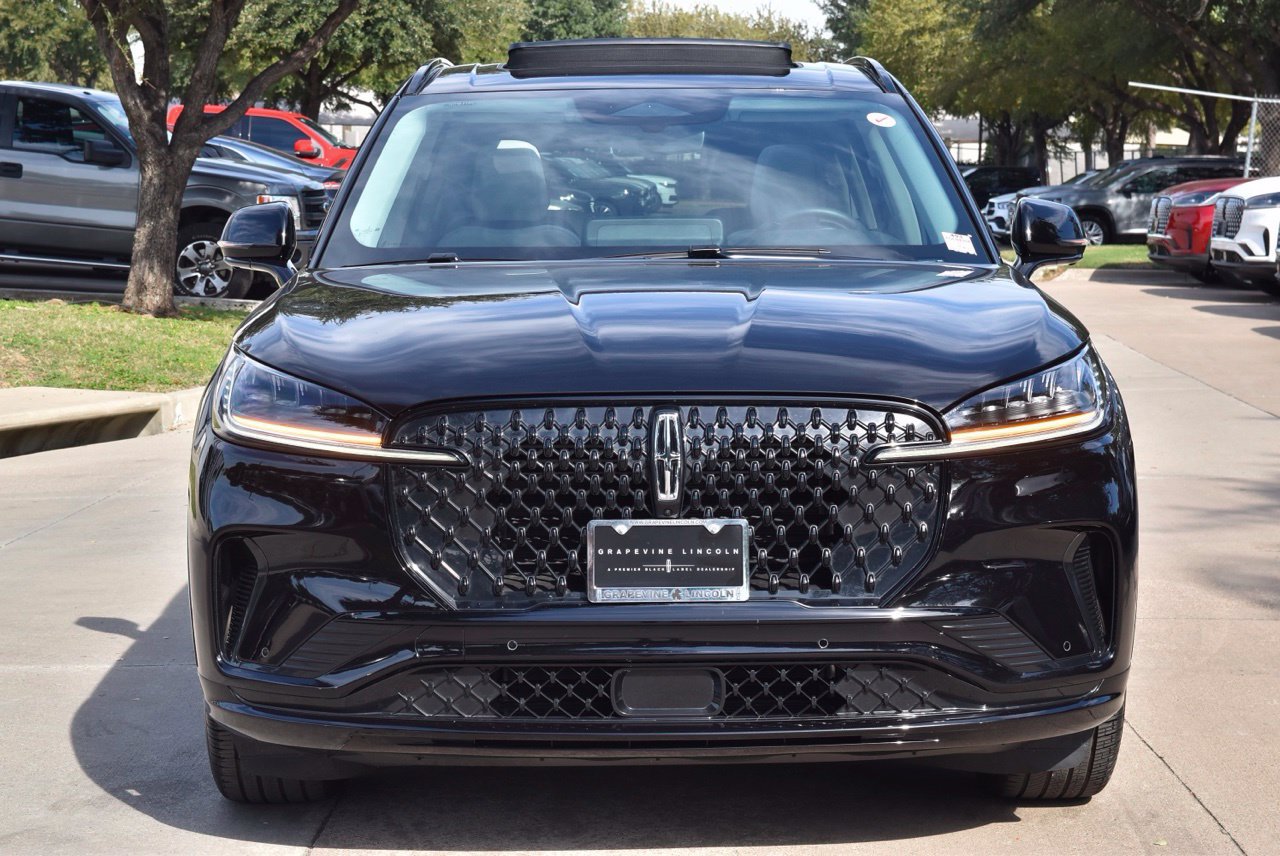Certified 2026 Lincoln Aviator 2WD w/ Jet Appearance Package image 3