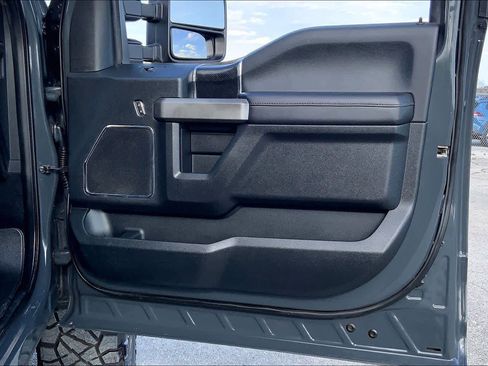 Used 2021 Ford F250 Platinum w/ FX4 Off-Road Package image 21