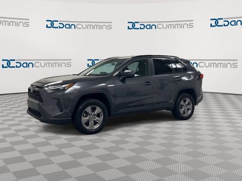 Used 2023 Toyota RAV4 LE AWD/4WD image 4