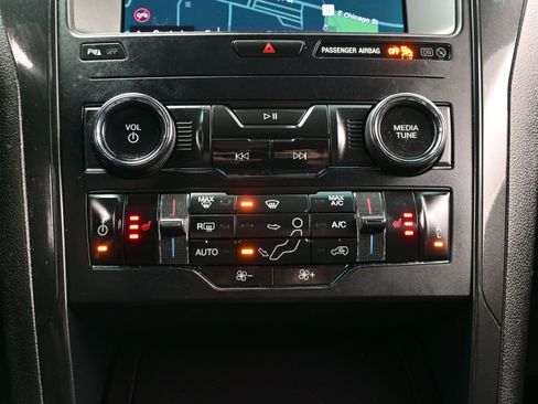 Used 2019 Ford Explorer XLT w/ Equipment Group 202A image 22