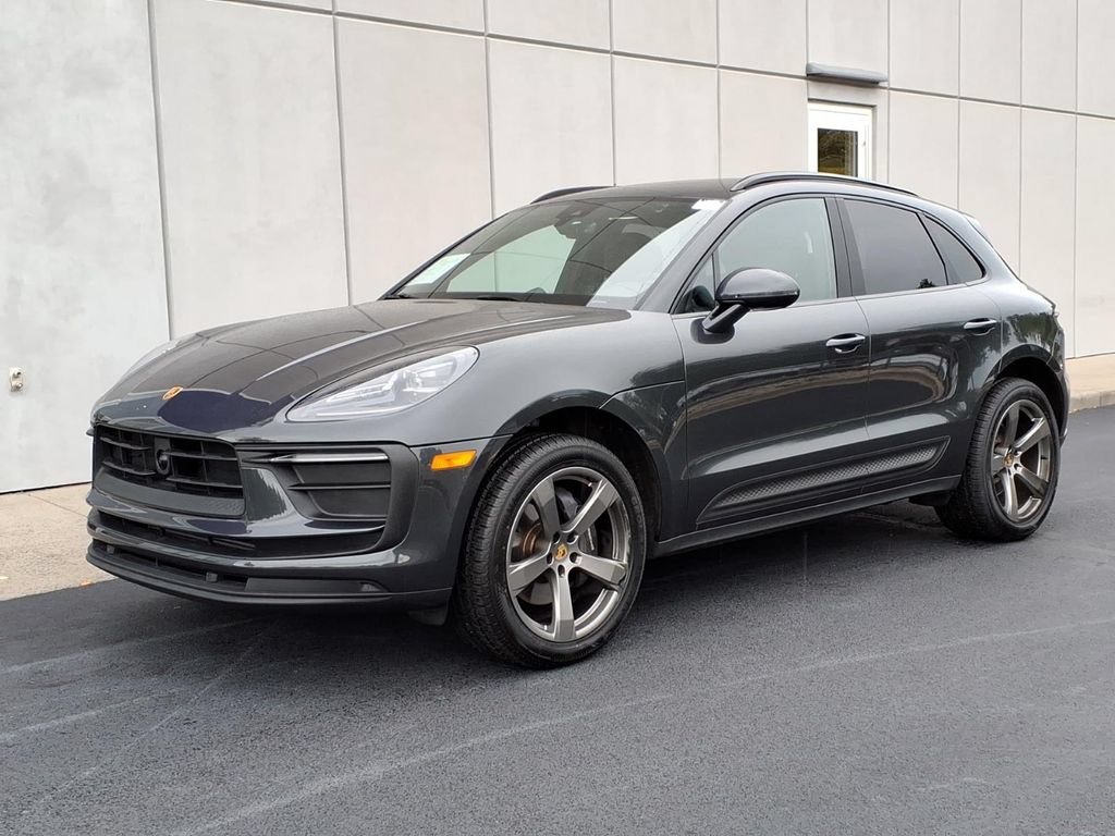 Used 2022 Porsche Macan AWD/4WD image 1