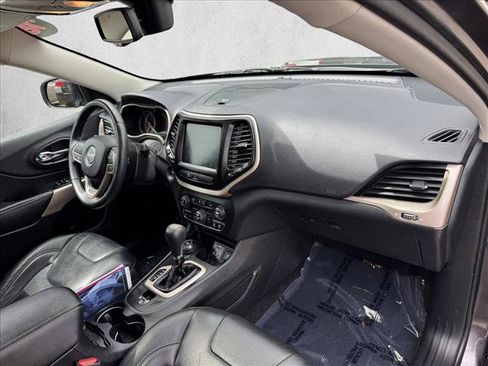 Used 2018 Jeep Cherokee Limited AWD/4WD image 21