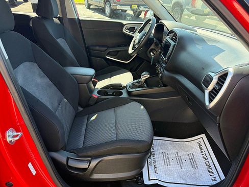 Used 2024 Kia Soul LX w/ Option Group 015 FWD image 19