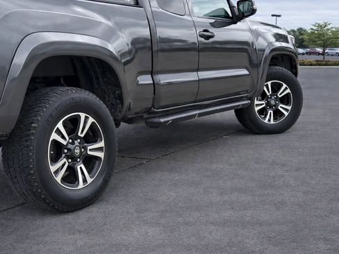 Used 2016 Toyota Tacoma TRD Sport w/ Towing Package RWD image 10