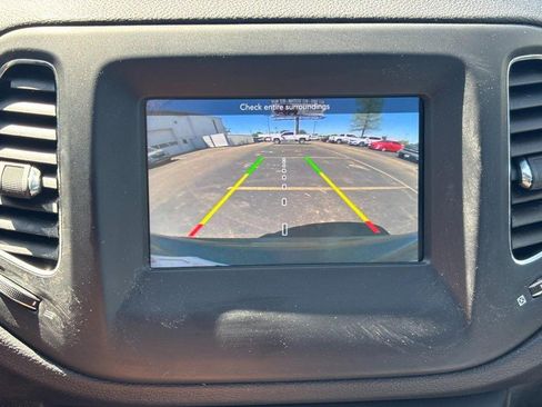 Used 2017 Jeep Compass Latitude w/ Popular Equipment Group AWD/4WD image 21