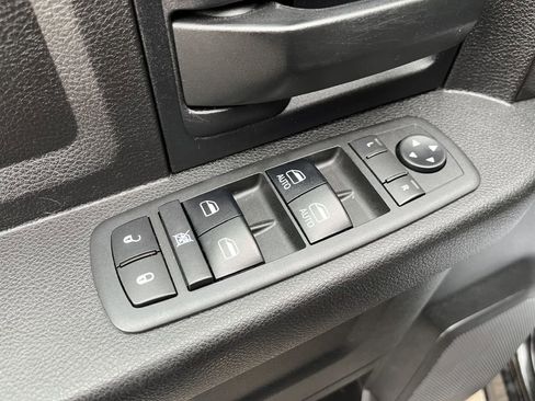 Used 2018 RAM 2500 Tradesman w/ Chrome Appearance Group AWD/4WD image 19