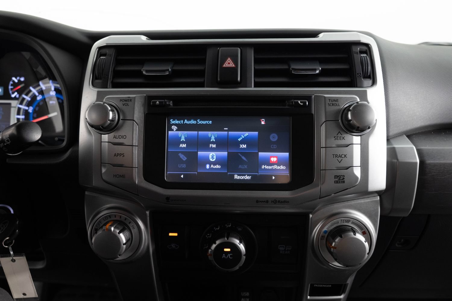 Used 2019 Toyota 4Runner SR5 AWD/4WD image 34
