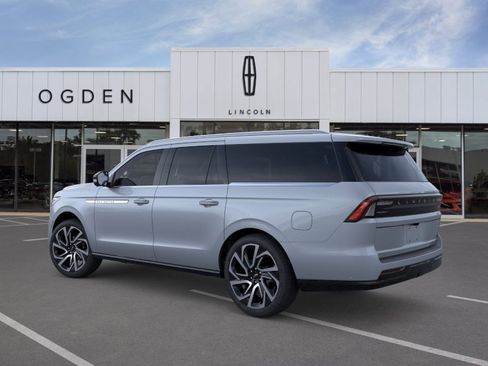 New 2026 Lincoln Navigator L Reserve AWD/4WD image 4