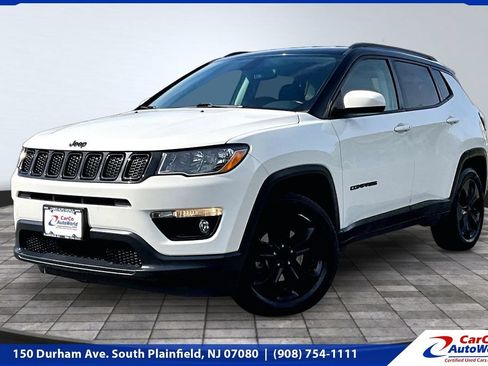 Used 2018 Jeep Compass Latitude FWD image 1