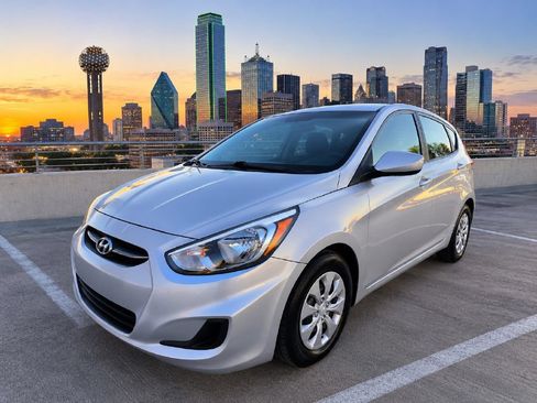 Used 2017 Hyundai Accent SE FWD image 1