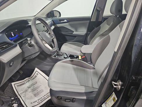 Certified 2024 Volkswagen Taos SE image 11