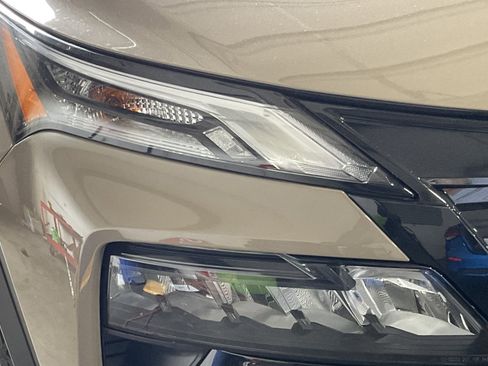 Used 2026 Nissan Rogue SV AWD/4WD image 11