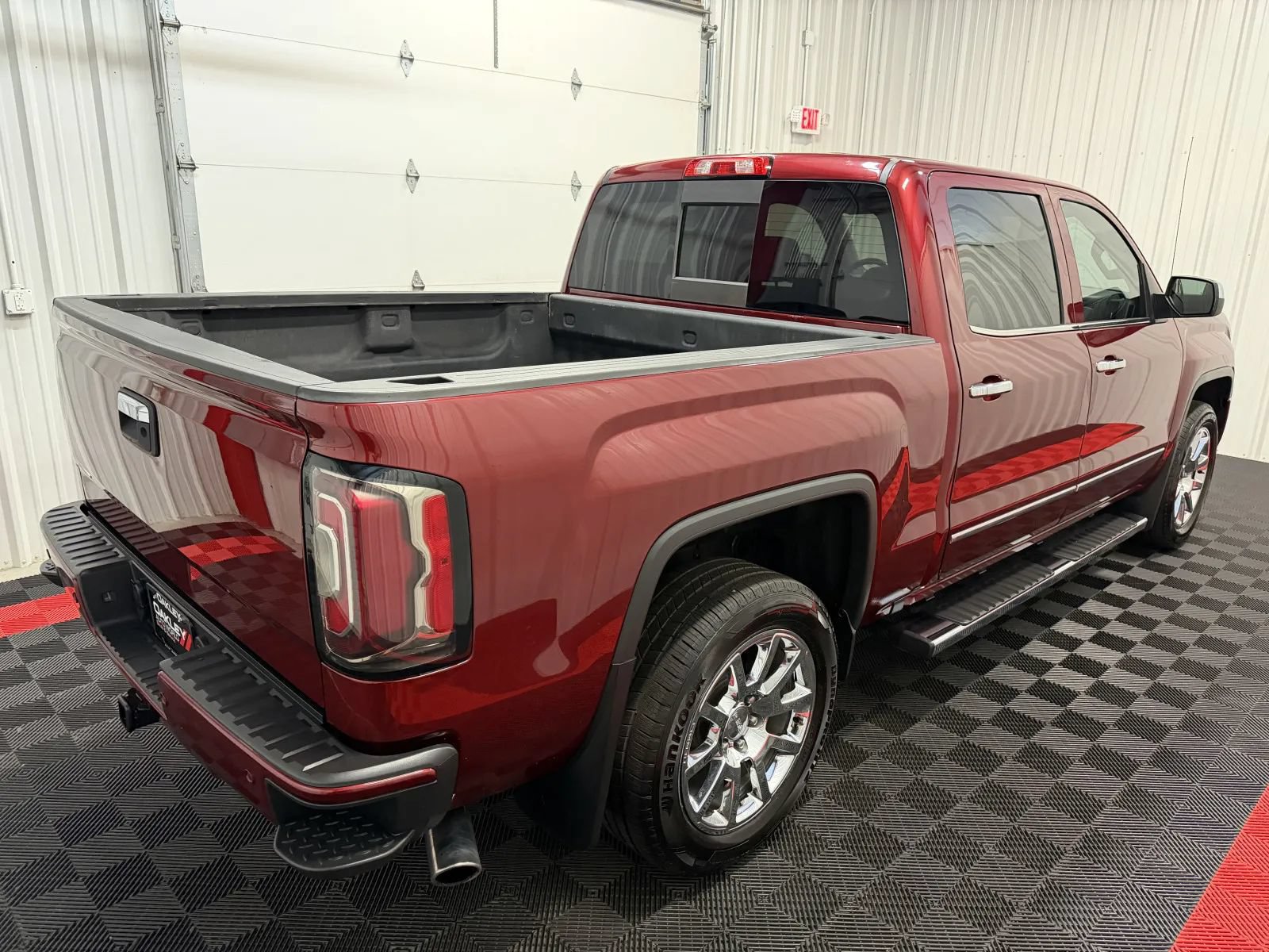 Used 2017 GMC Sierra 1500 Denali AWD/4WD image 3