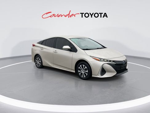 Certified 2022 Toyota Prius Prime LE image 2