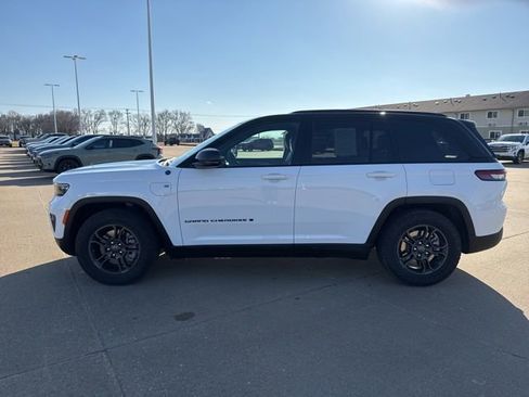 Used 2024 Jeep Grand Cherokee Trailhawk w/ Luxury Tech Group III image 6