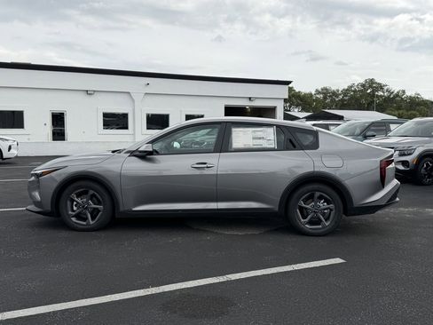 New 2026 Kia K4 FWD image 7