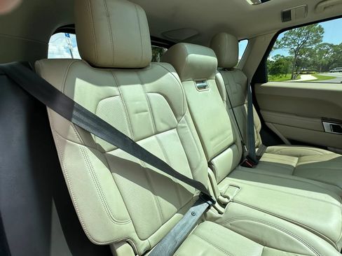 Used 2017 Land Rover Range Rover Sport SE AWD/4WD image 42