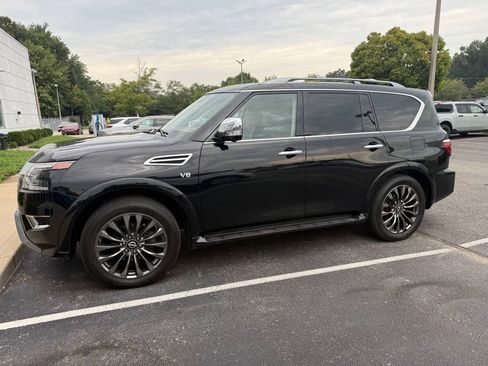 Used 2022 Nissan Armada Platinum w/ Captain's Chairs Package AWD/4WD image 1