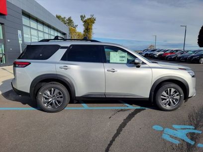 New 2025 Nissan Pathfinder SV