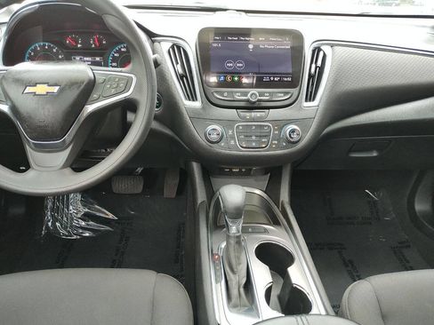 Used 2021 Chevrolet Malibu LT FWD image 37