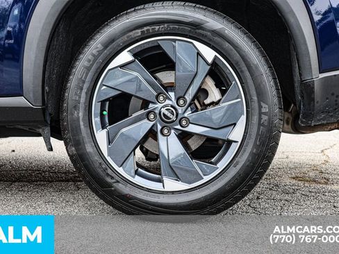 Used 2025 Nissan Rogue SV FWD image 17