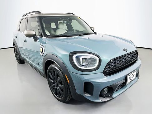 Used 2023 MINI Cooper Countryman SE w/ Storage Package image 3