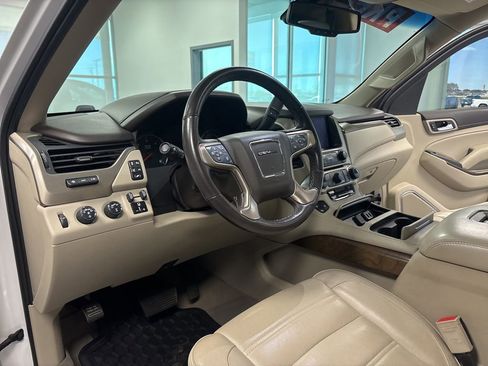 Used 2019 GMC Yukon Denali w/ Denali Ultimate Package image 18