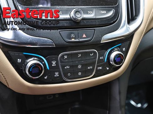 Used 2022 Chevrolet Equinox Premier AWD/4WD image 19